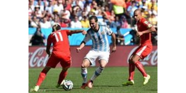Gonzalo Higuaín junta-se à equipa do Chelsea Football Club